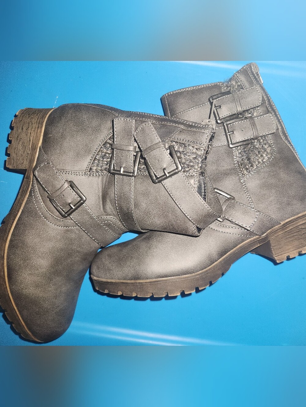Falls Creek Zip Up Ankle Boots - Picture 3 of 4